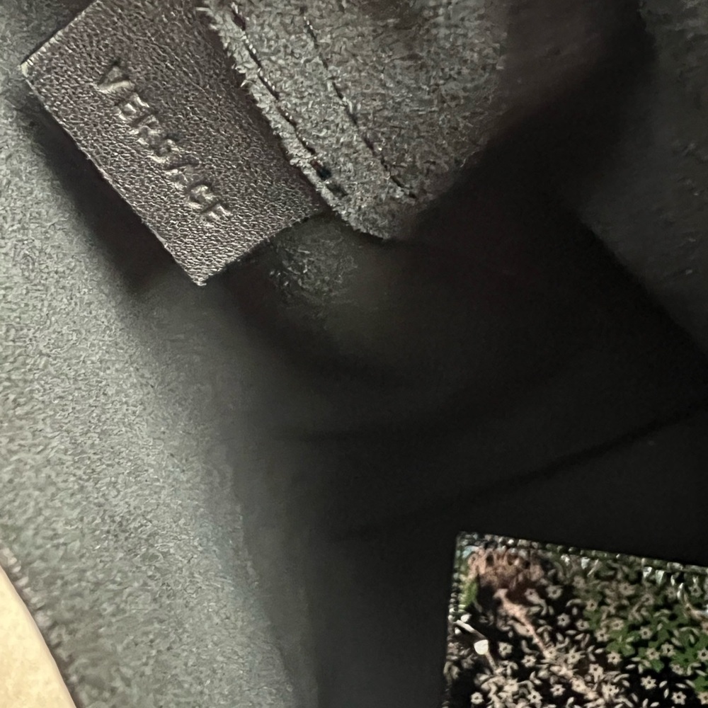 VERSACE 2016 Resort Tote with Pouch - Picture 7 of 7